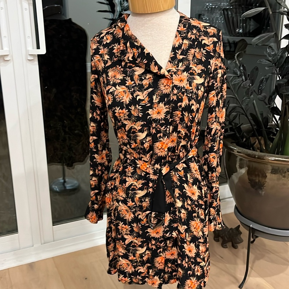 VGUC Reiss Lula Flippy dress button front asymmetrical collar floral pattern
